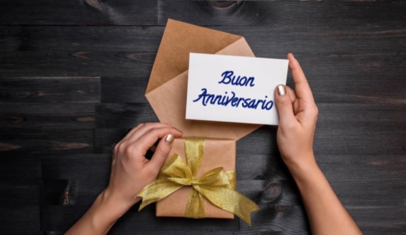 Regalo di anniversario per lei: cosa fare